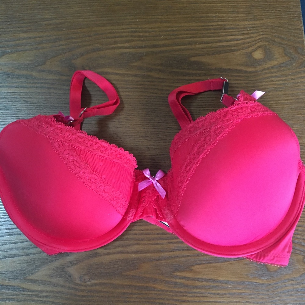 Victoria’s Secret Bra 32D